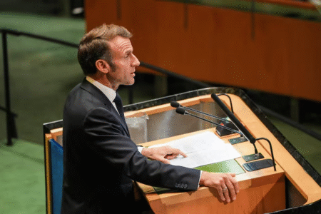 ماکرون: ترامپ اگر نوبل می‌خواهد، جنگ غزه را تمام کند