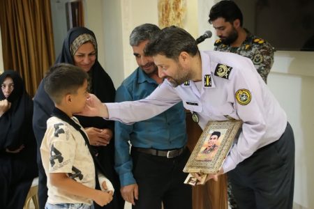 تجلیل از خانوادههای شهدای سرباز منطقه پدافند هوایی شمال غرب